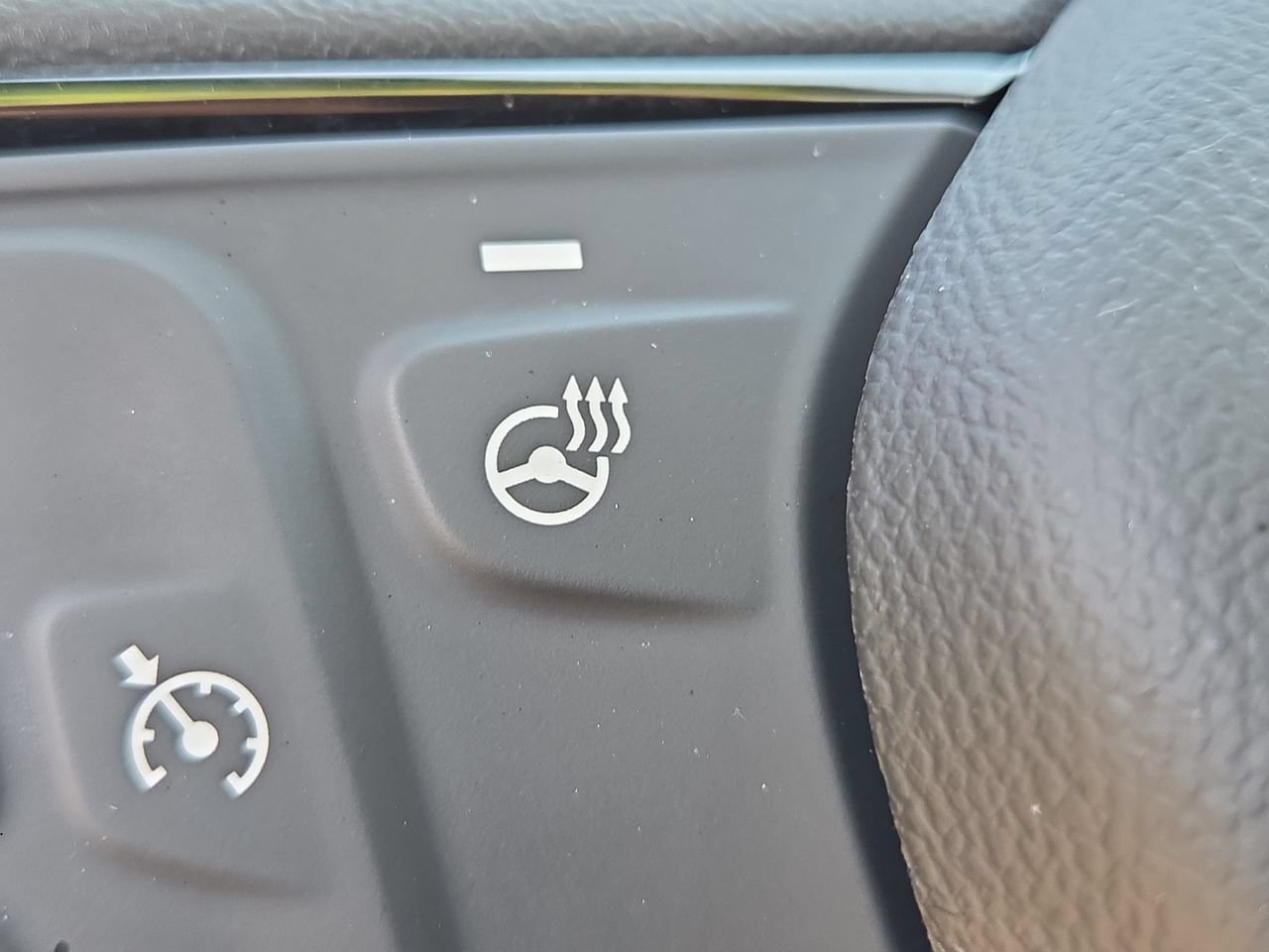 Used 2022 Chevrolet Equinox RS w/ Infotainment Package FWD image 30