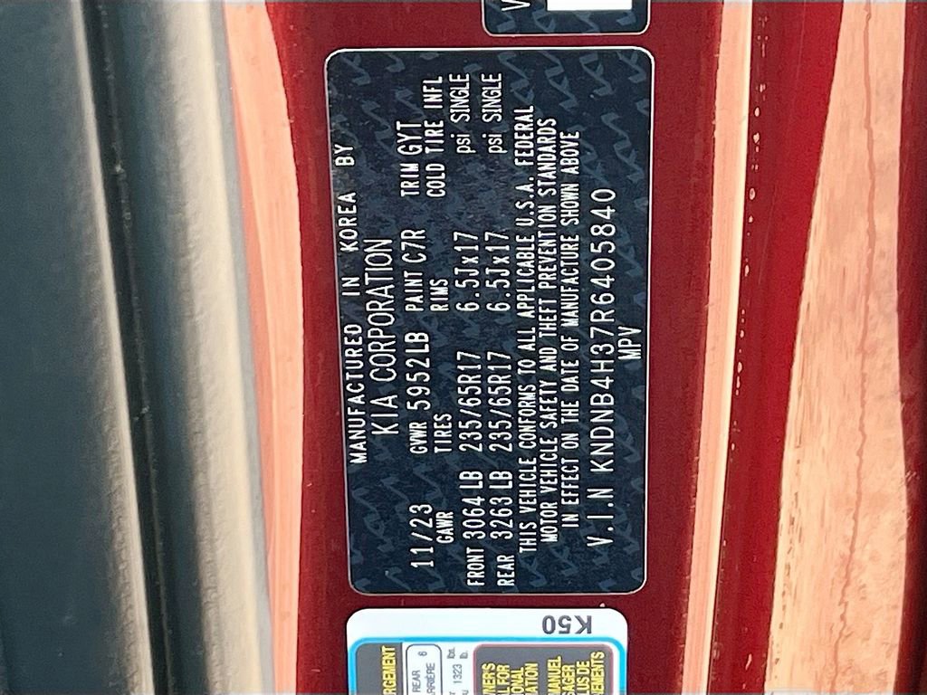 Certified 2024 Kia Carnival LX image 29