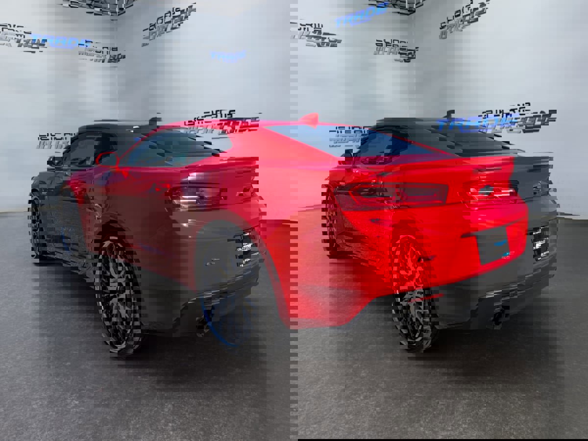 Used 2018 Chevrolet Camaro LT w/ RS Package image 7