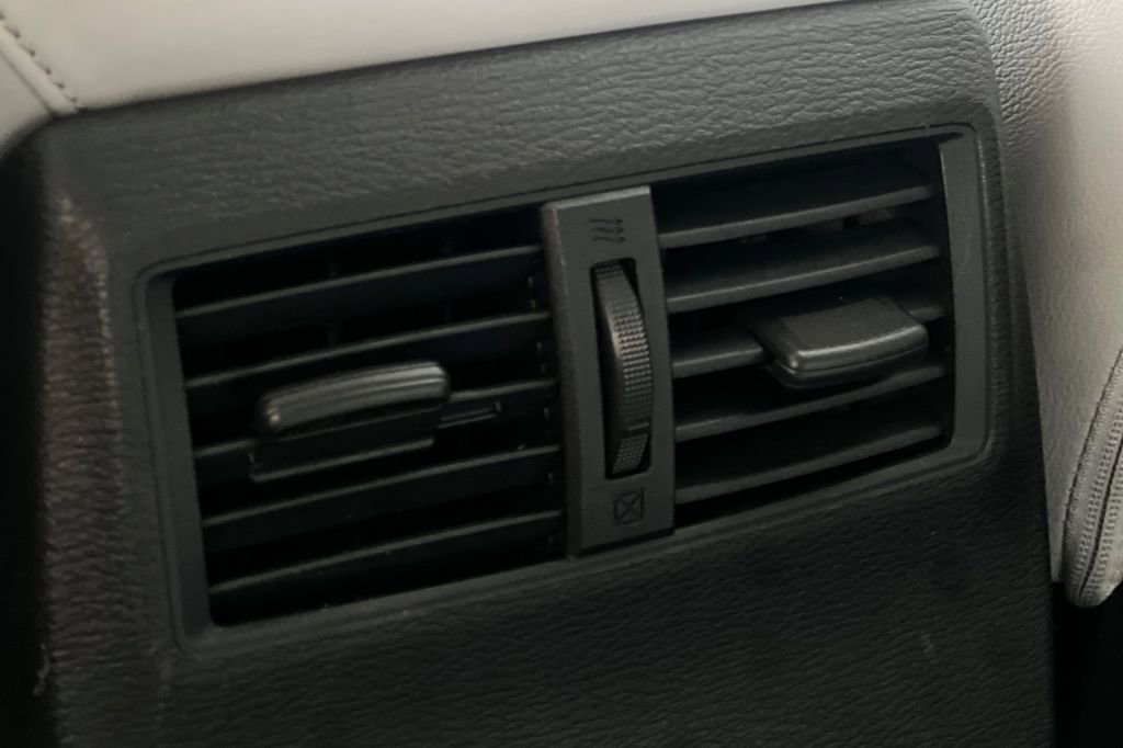 Used 2023 Mitsubishi Outlander SEL image 16