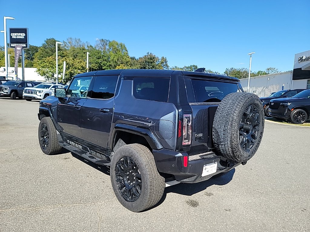 Used 2025 GMC Hummer EV 2X w/ LPO, Dark Essentials Package AWD/4WD image 4