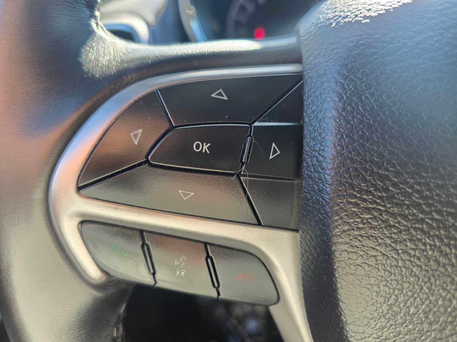 Used 2019 Jeep Grand Cherokee Limited w/ Luxury Group II AWD/4WD image 35