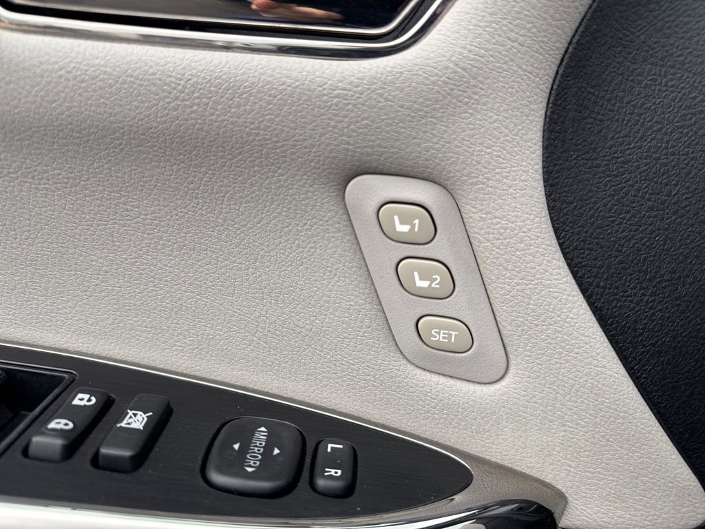 Used 2013 Toyota Avalon XLE Touring image 15