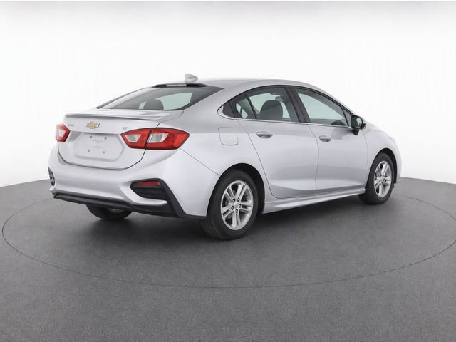 Used 2018 Chevrolet Cruze LT FWD image 2