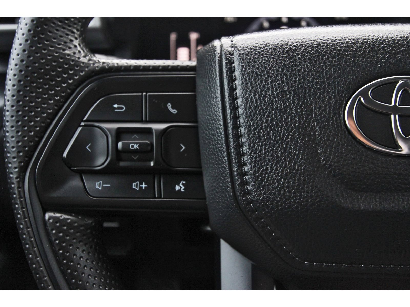 Used 2024 Toyota Tacoma SR RWD image 18