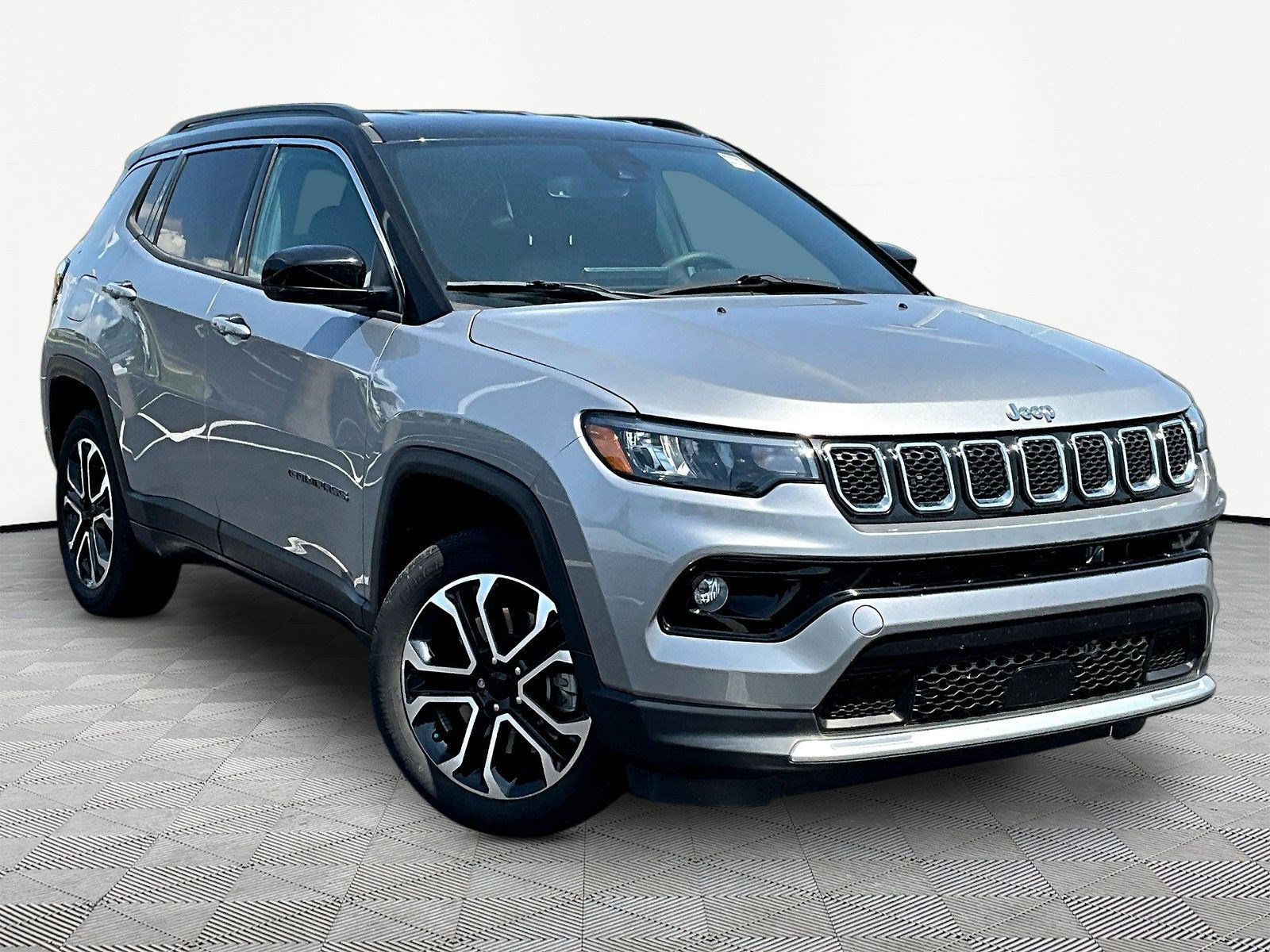 Used 2023 Jeep Compass Limited AWD/4WD image 3