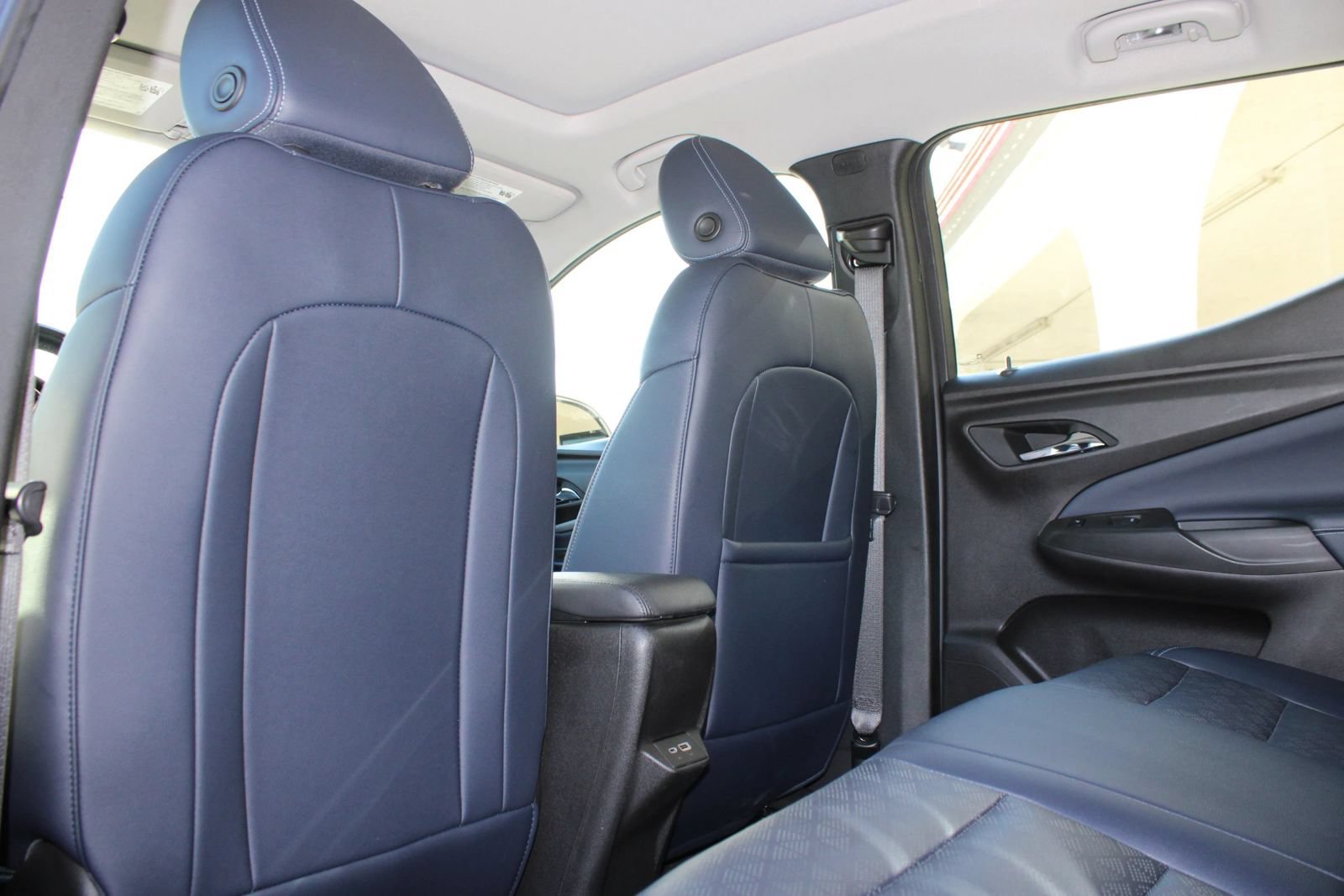 Used 2022 Chevrolet Bolt EUV Premier w/ Launch Edition FWD image 13