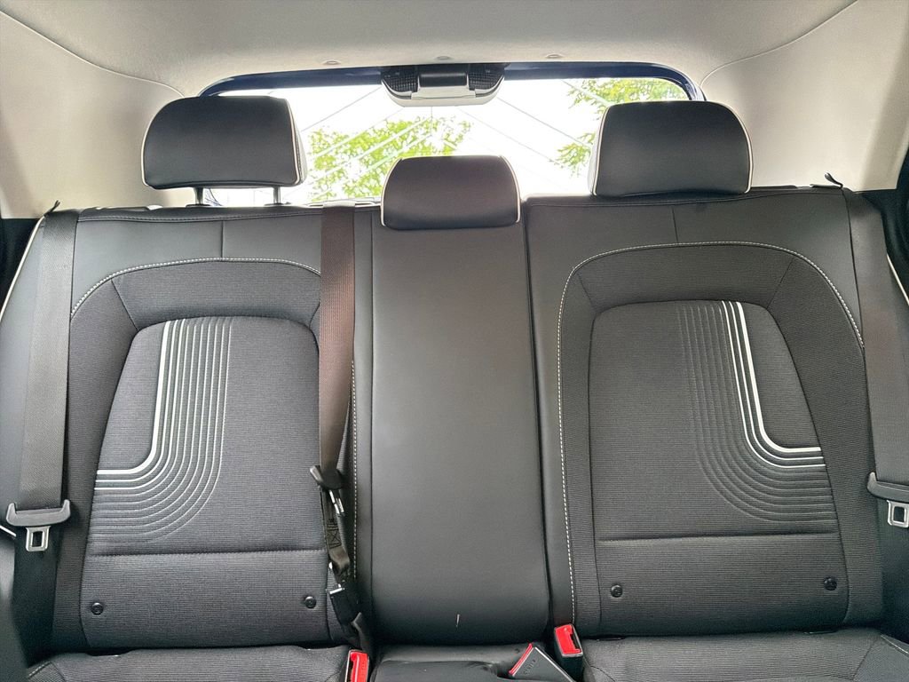 Used 2025 Hyundai Venue Limited FWD image 51