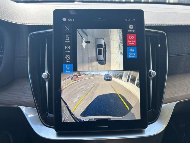 Certified 2025 Volvo XC90 B6 Plus image 19
