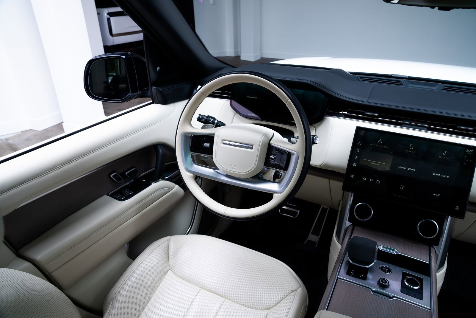Used 2023 Land Rover Range Rover Autobiography AWD/4WD image 10