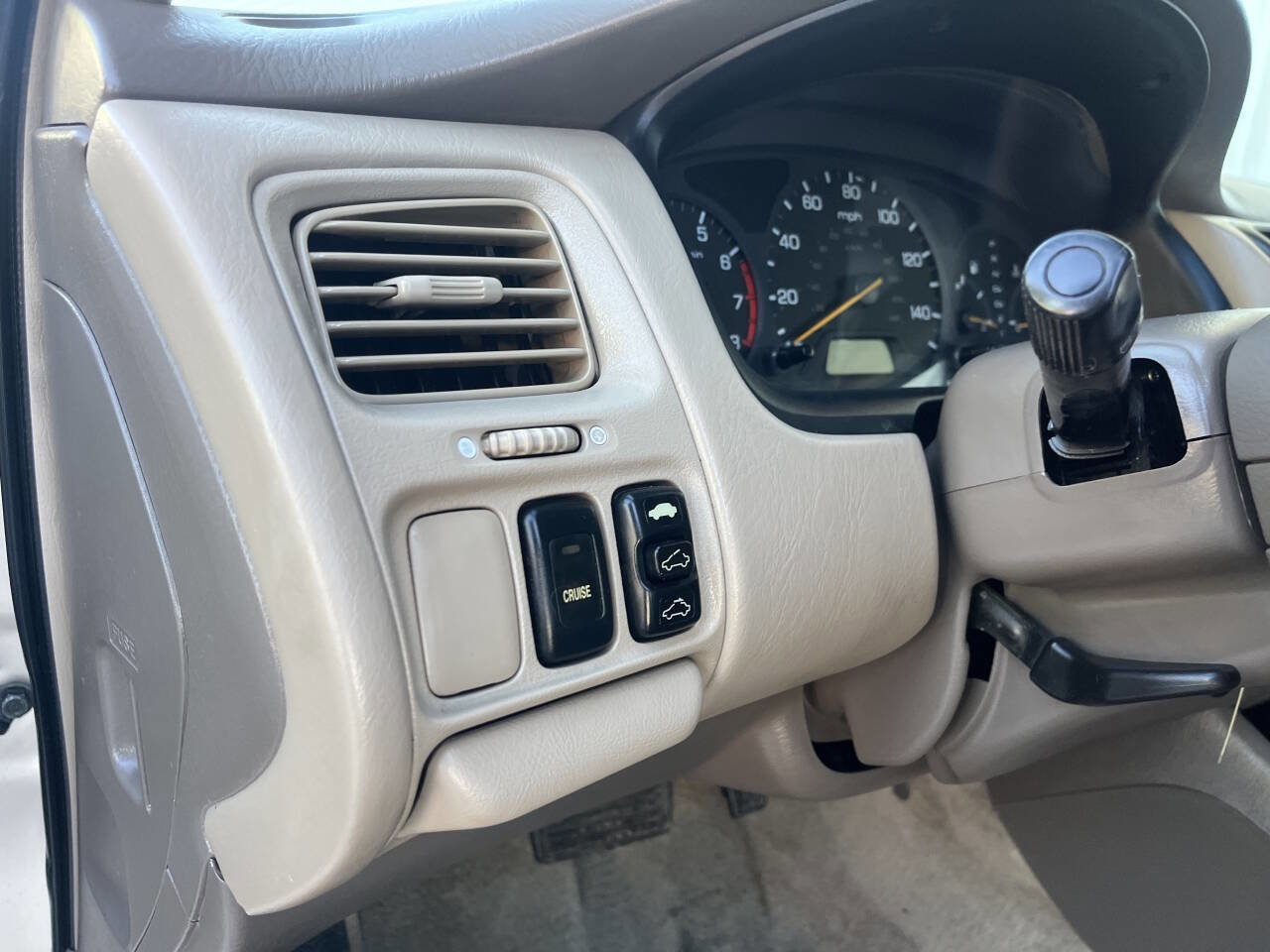 Used 2000 Honda Accord EX image 18