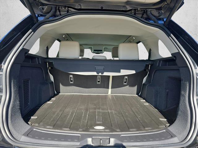 Used 2025 Land Rover Discovery Sport S image 12