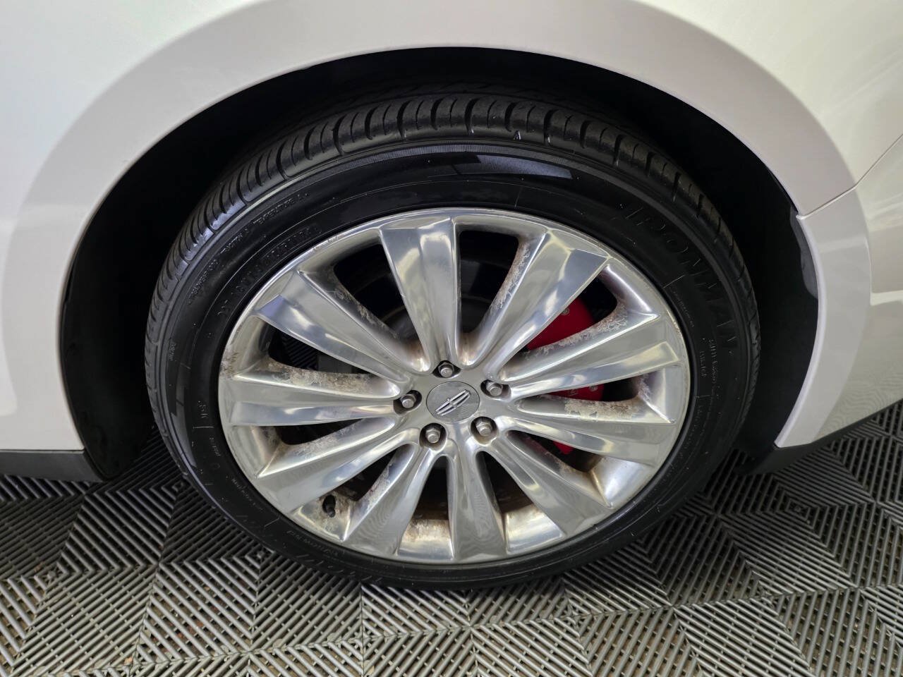Used 2014 Lincoln MKS AWD w/ Equipment Group 201A image 39