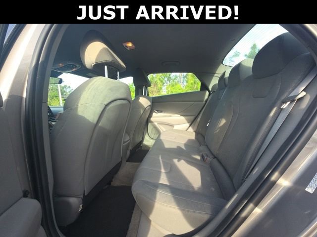 Certified 2022 Hyundai Elantra SE image 7