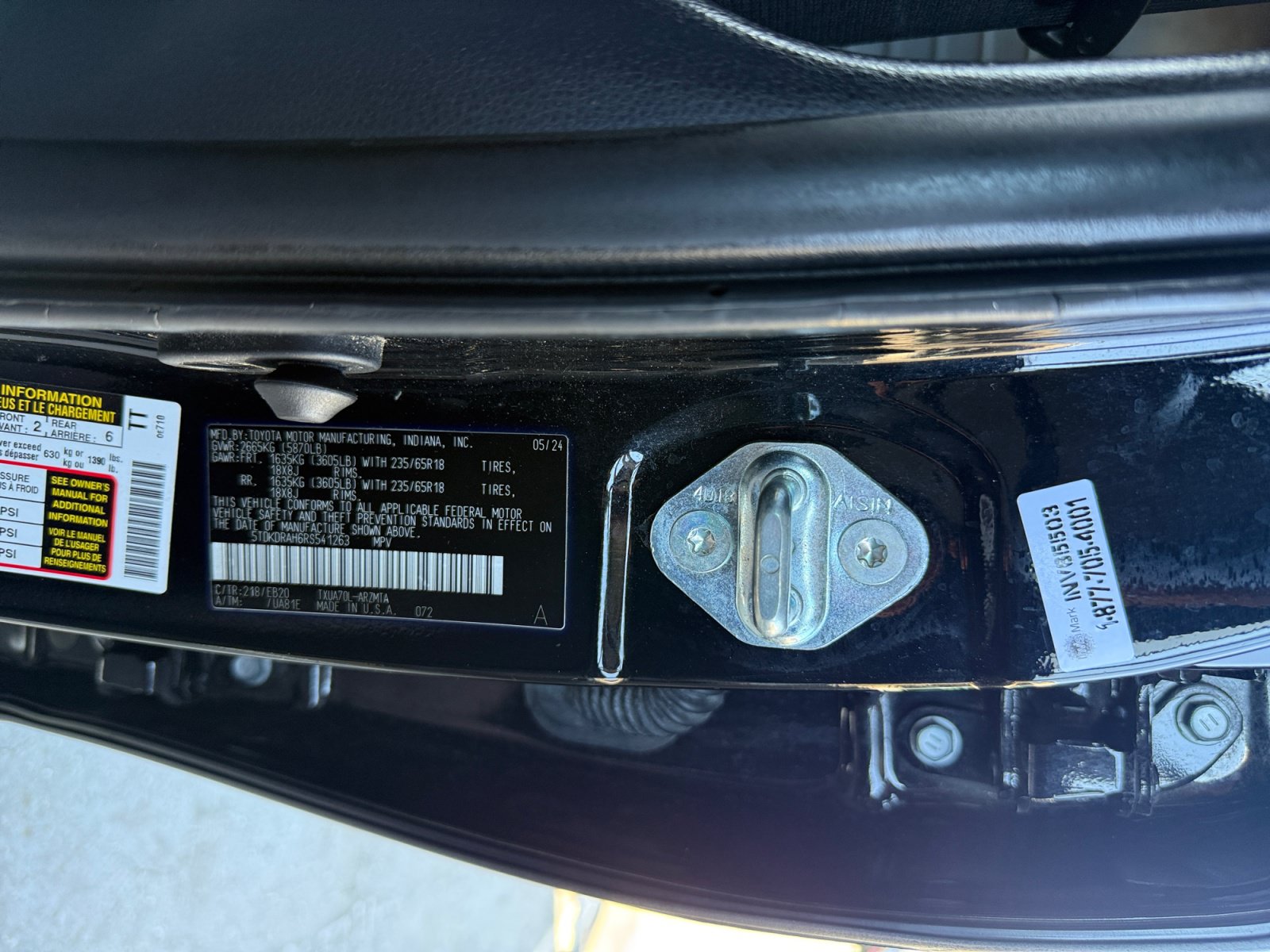 Used 2024 Toyota Highlander XLE FWD image 23