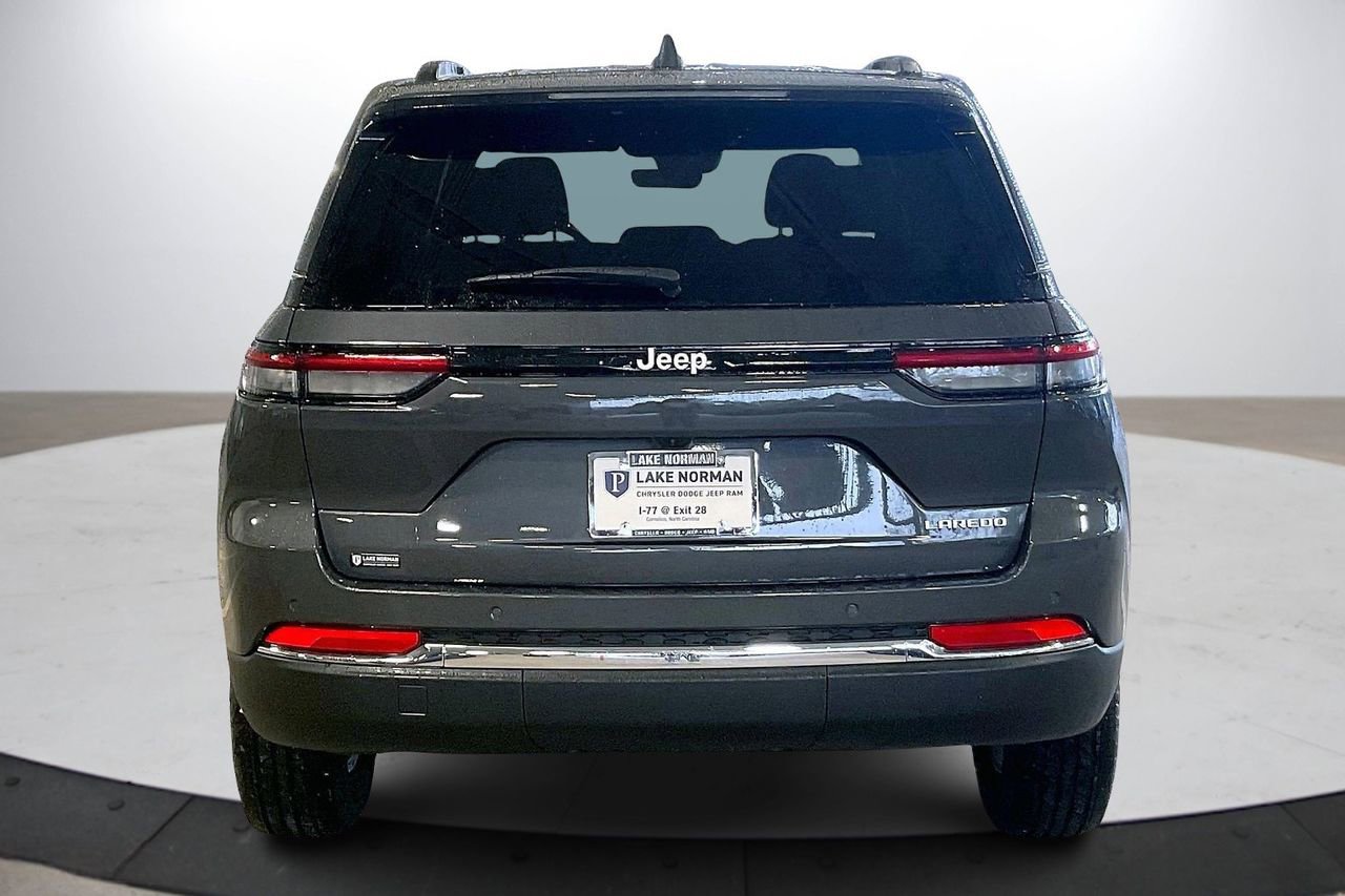 New 2025 Jeep Grand Cherokee Laredo w/ Luxury Tech Group I image 4