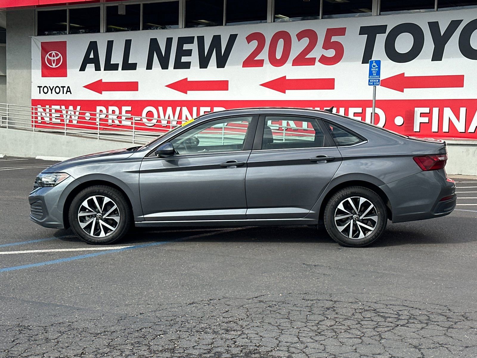 Used 2024 Volkswagen Jetta S image 2
