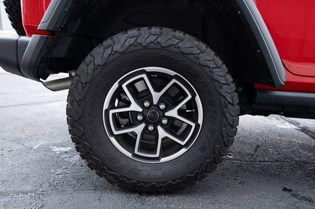 Used 2025 Jeep Wrangler Unlimited Rubicon w/ Convenience Group image 19