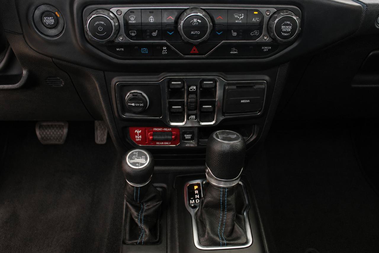 Used 2023 Jeep Wrangler Unlimited Rubicon 4xe w/ Cold Weather Group AWD/4WD image 27