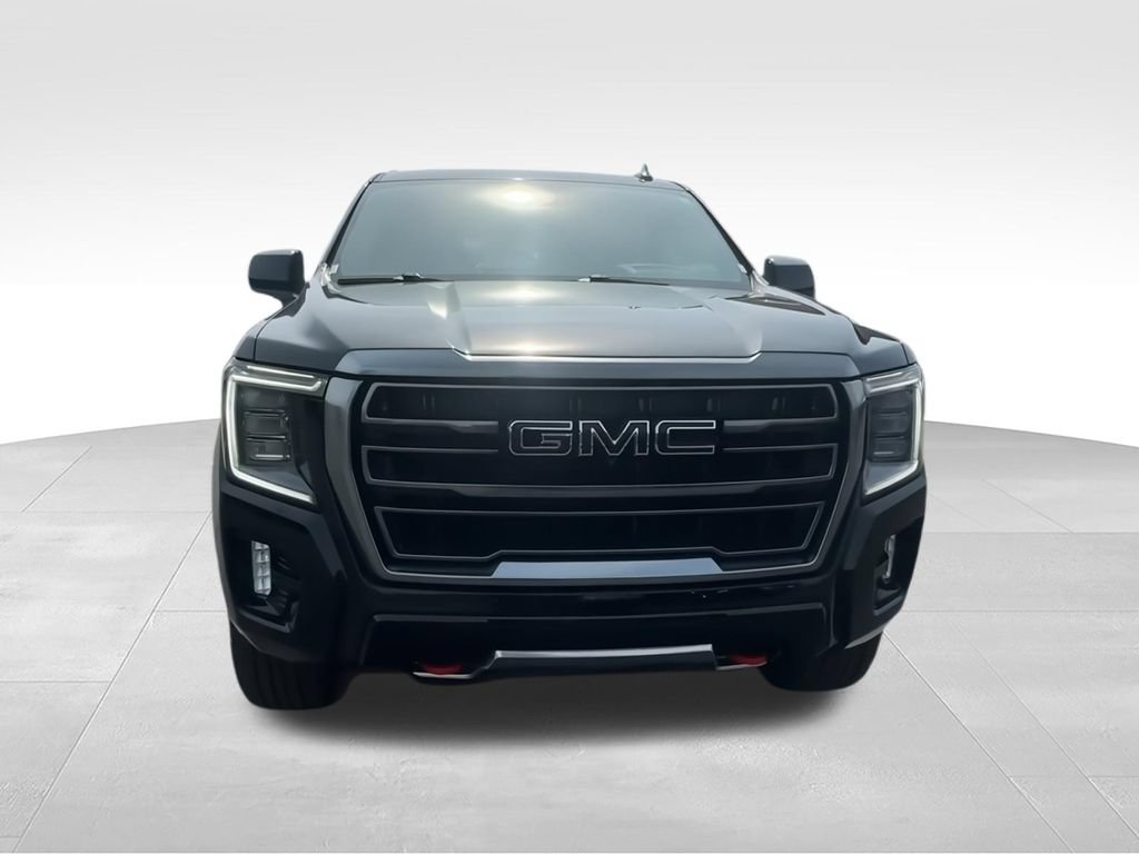 Used 2024 GMC Yukon AT4 w/ Technology Package AWD/4WD image 3
