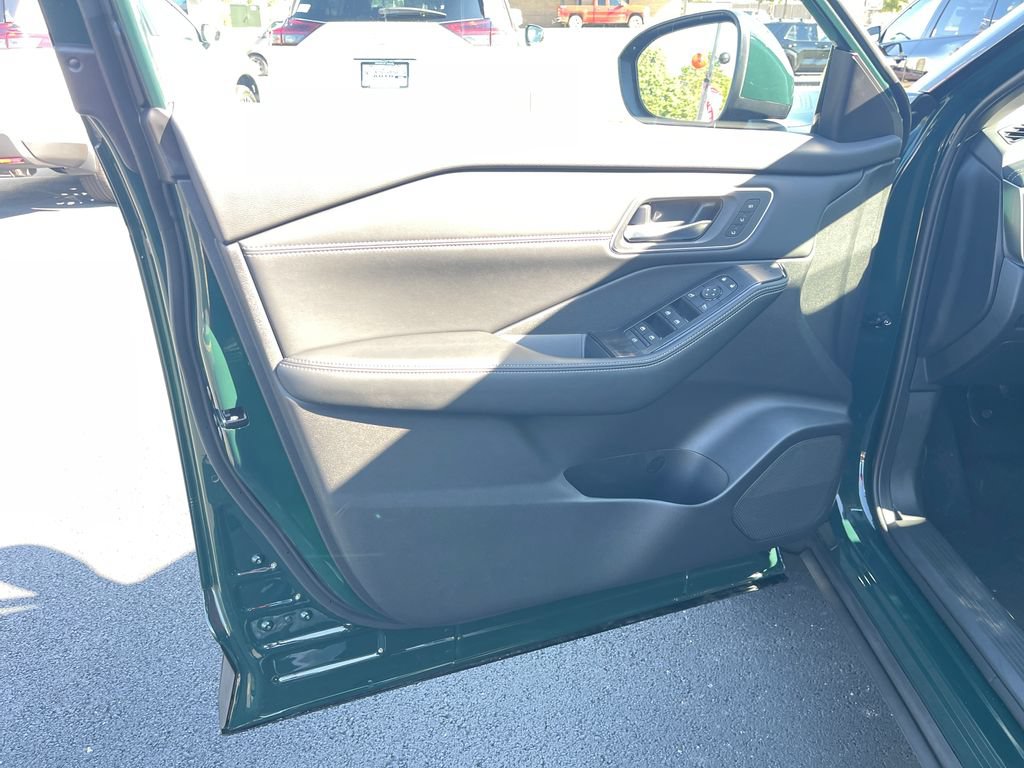 New 2026 Nissan Rogue Platinum w/ Platinum Premium Package AWD/4WD image 12