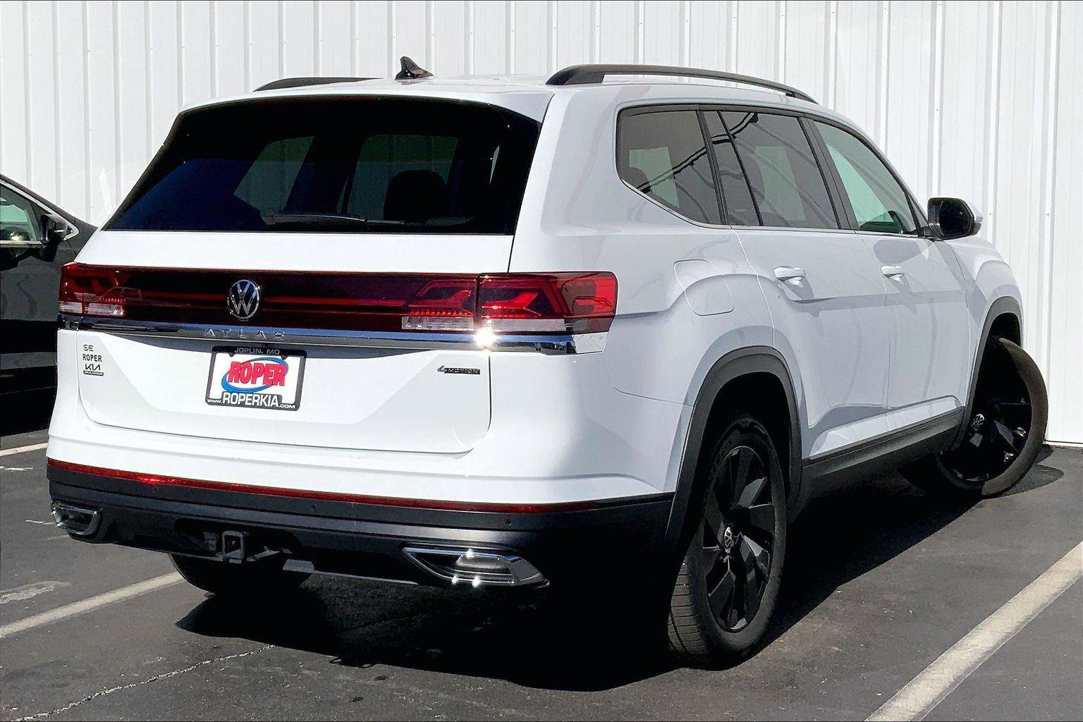 Used 2024 Volkswagen Atlas SE image 10