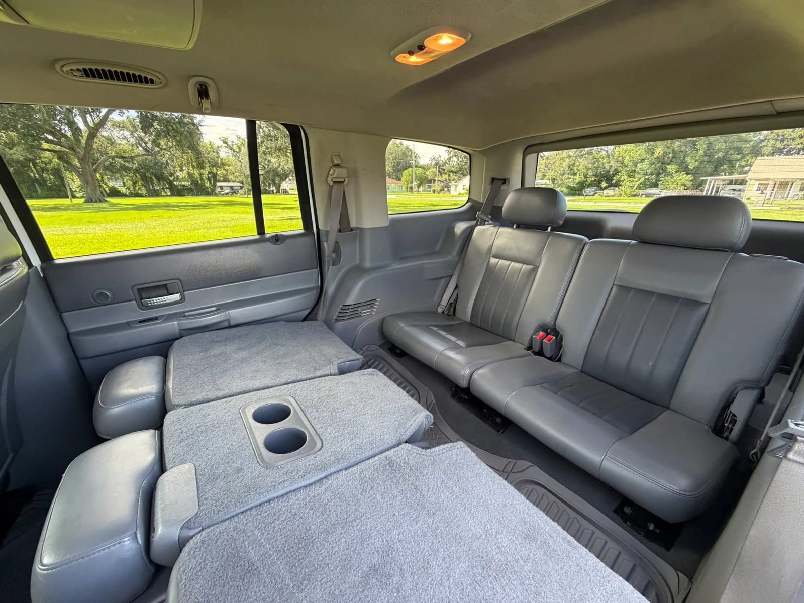 Used 2005 Dodge Durango Limited w/ Trailer Tow Group RWD image 54