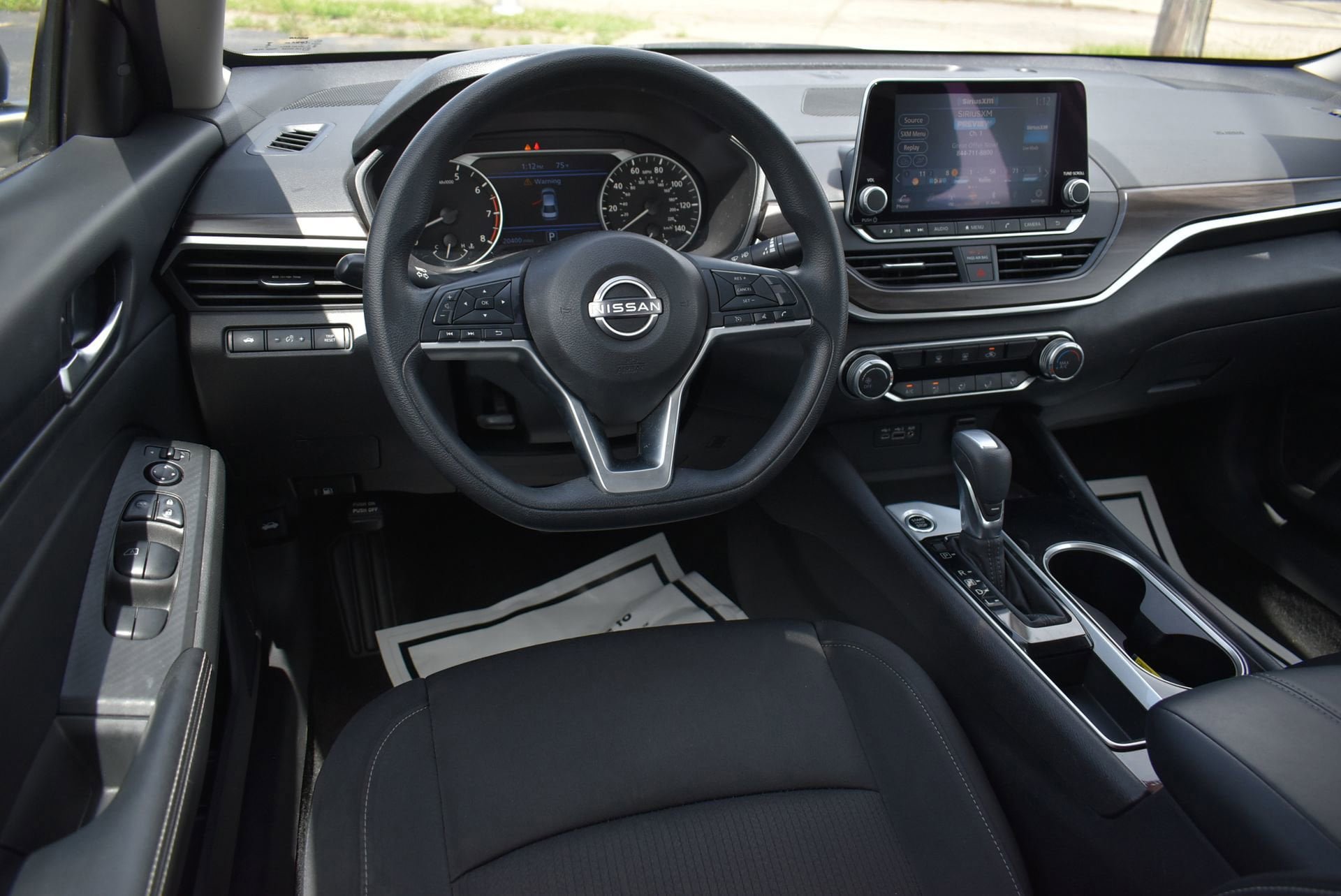 Used 2024 Nissan Altima 2.5 SV FWD image 18