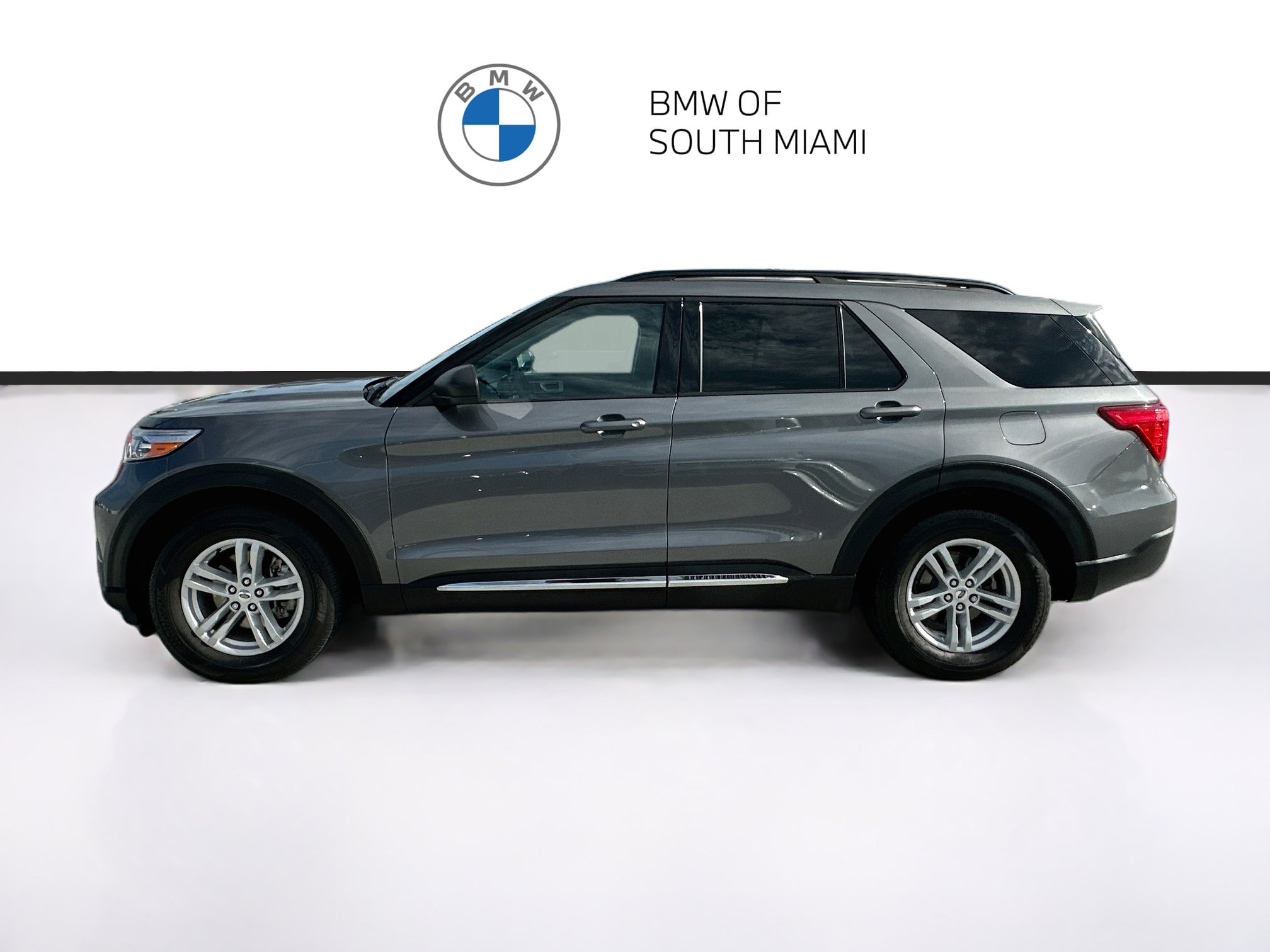Used 2024 Ford Explorer XLT RWD image 4