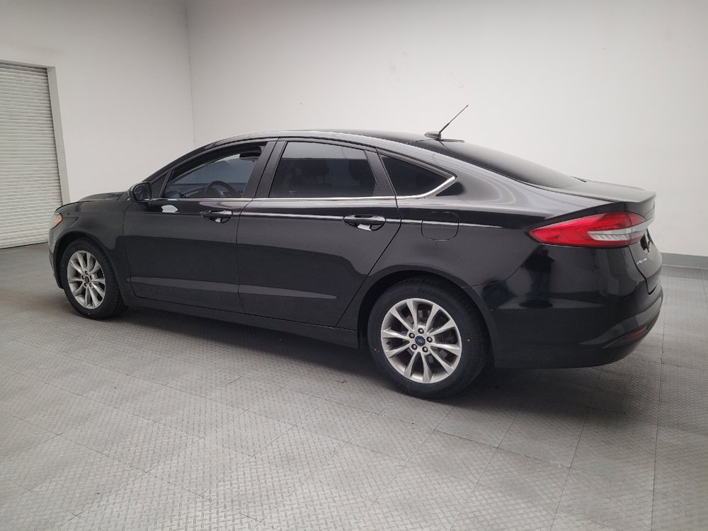 Used 2017 Ford Fusion SE w/ Fusion SE Technology Package FWD image 3