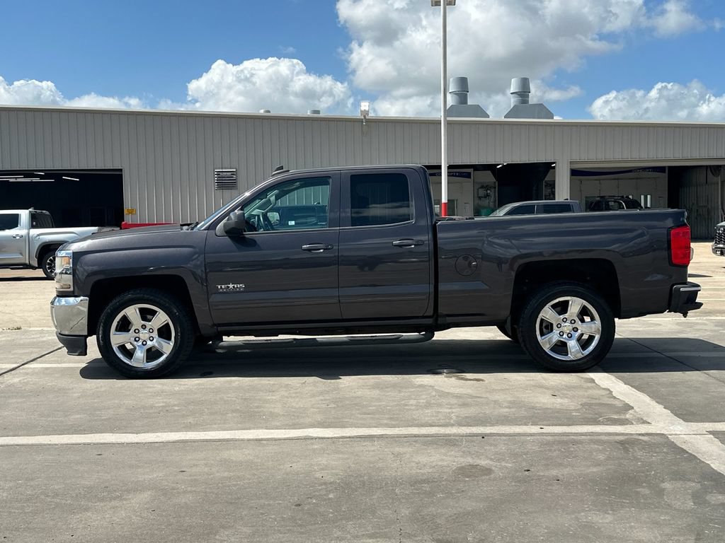 Used 2016 Chevrolet Silverado 1500 LT w/ Texas Edition RWD image 3