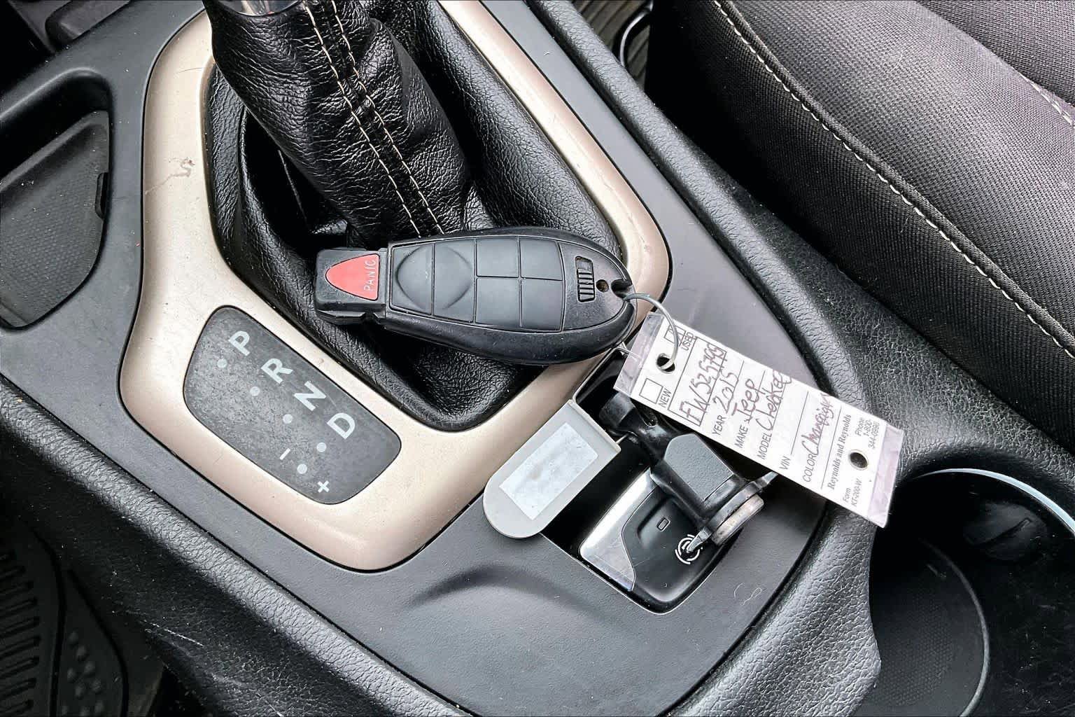 Used 2015 Jeep Cherokee Sport image 15