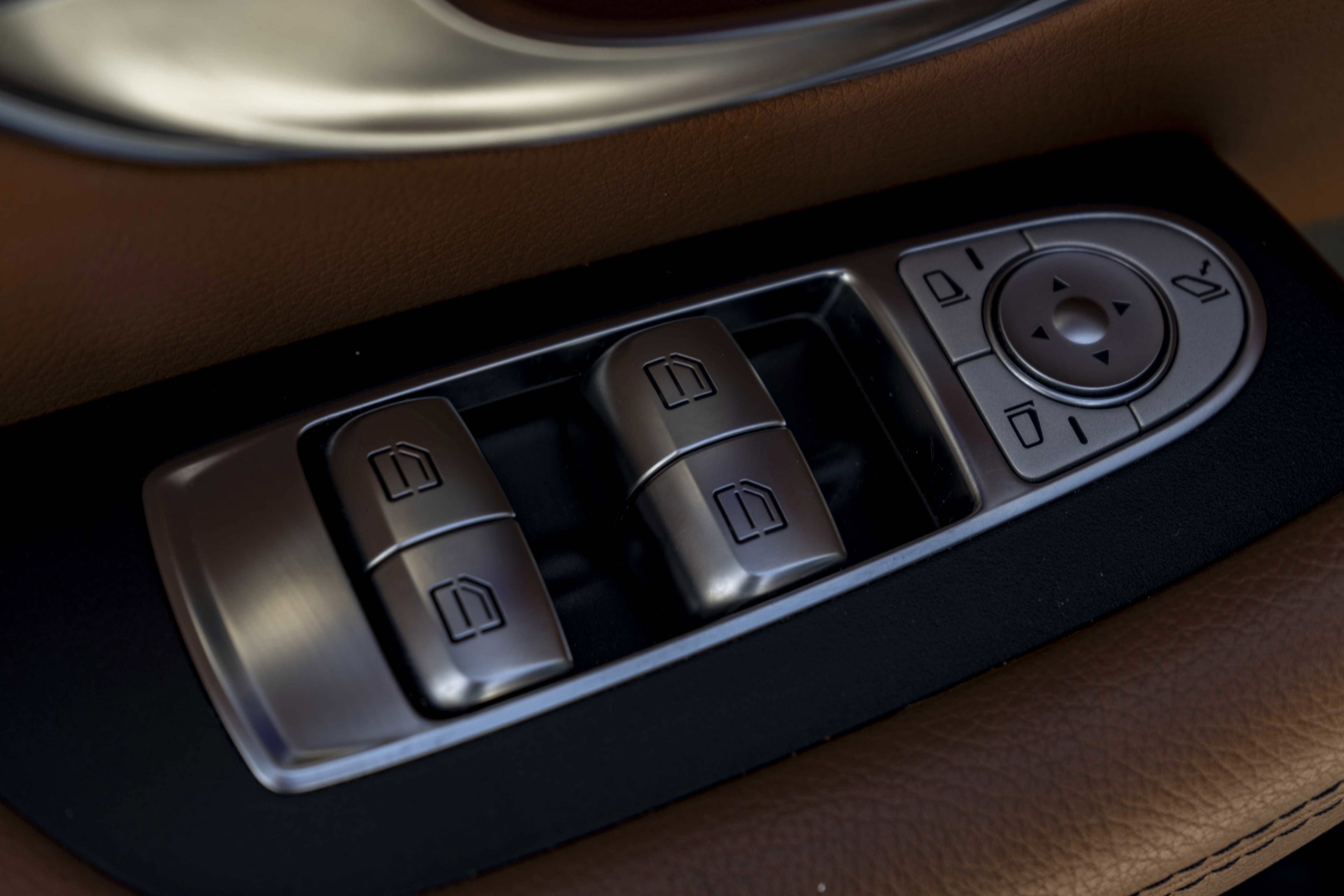 Used 2018 Mercedes-Benz E 400 E 400 image 39