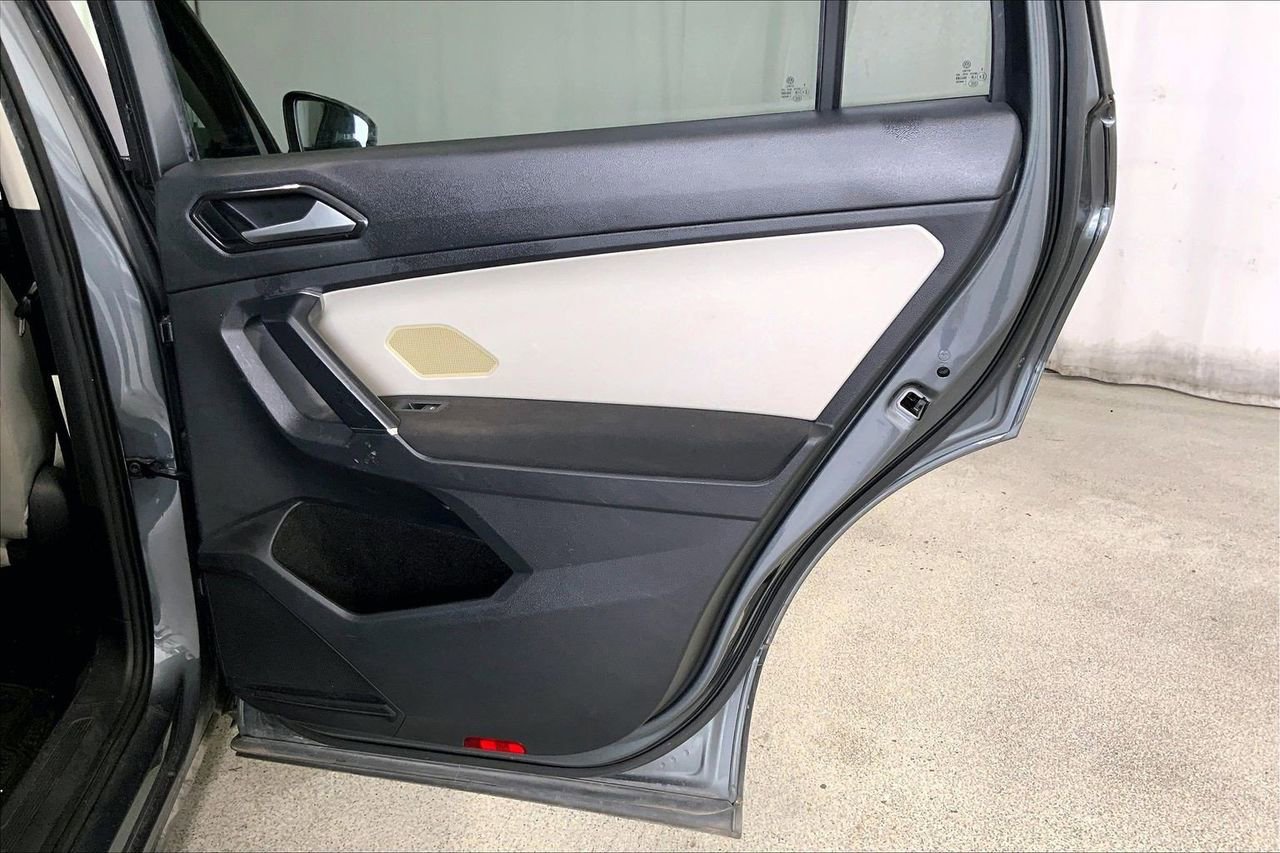 Used 2018 Volkswagen Tiguan S FWD image 23