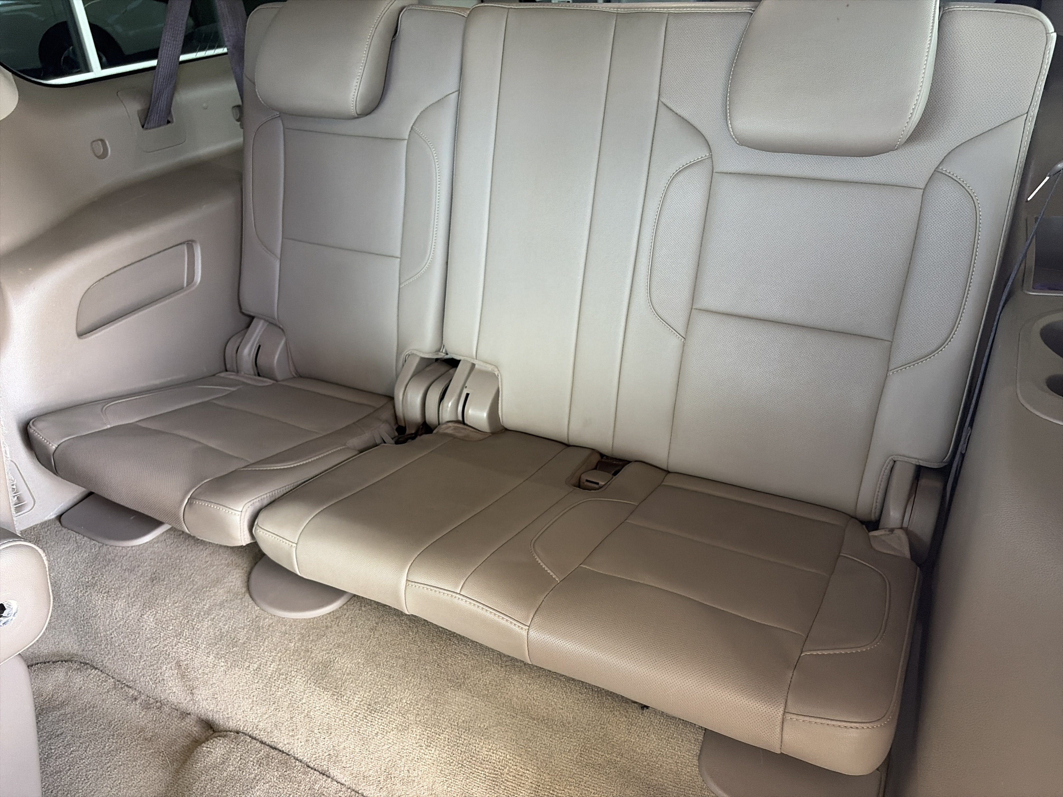 Used 2019 Chevrolet Suburban Premier AWD/4WD image 9
