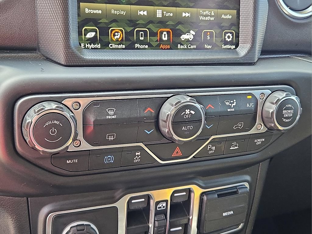 Used 2022 Jeep Wrangler Unlimited Rubicon 4xe w/ Safety Group AWD/4WD image 13