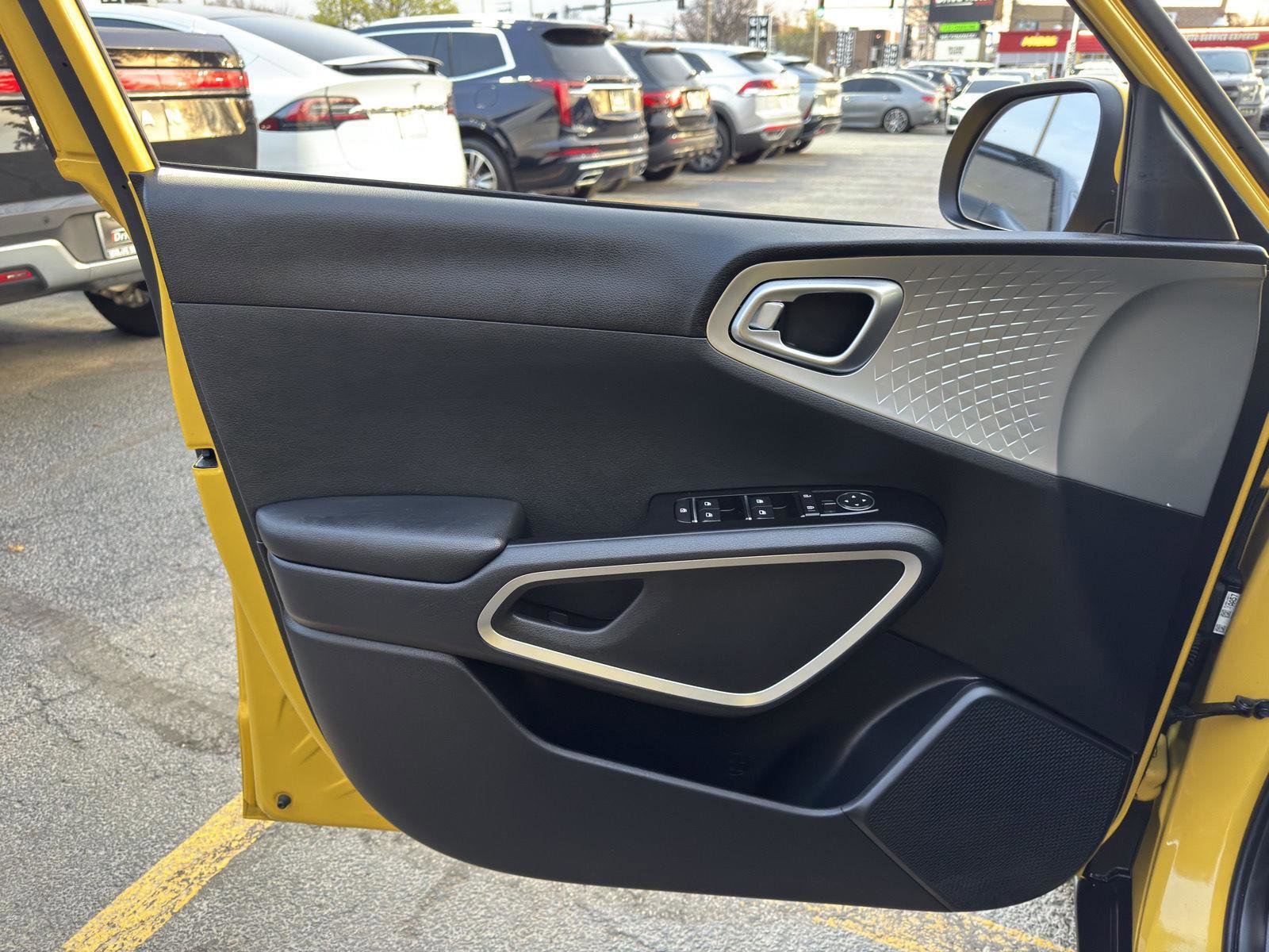 Used 2020 Kia Soul LX FWD image 16