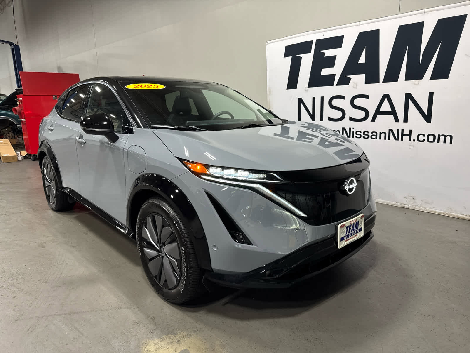 New 2025 Nissan Ariya Platinum