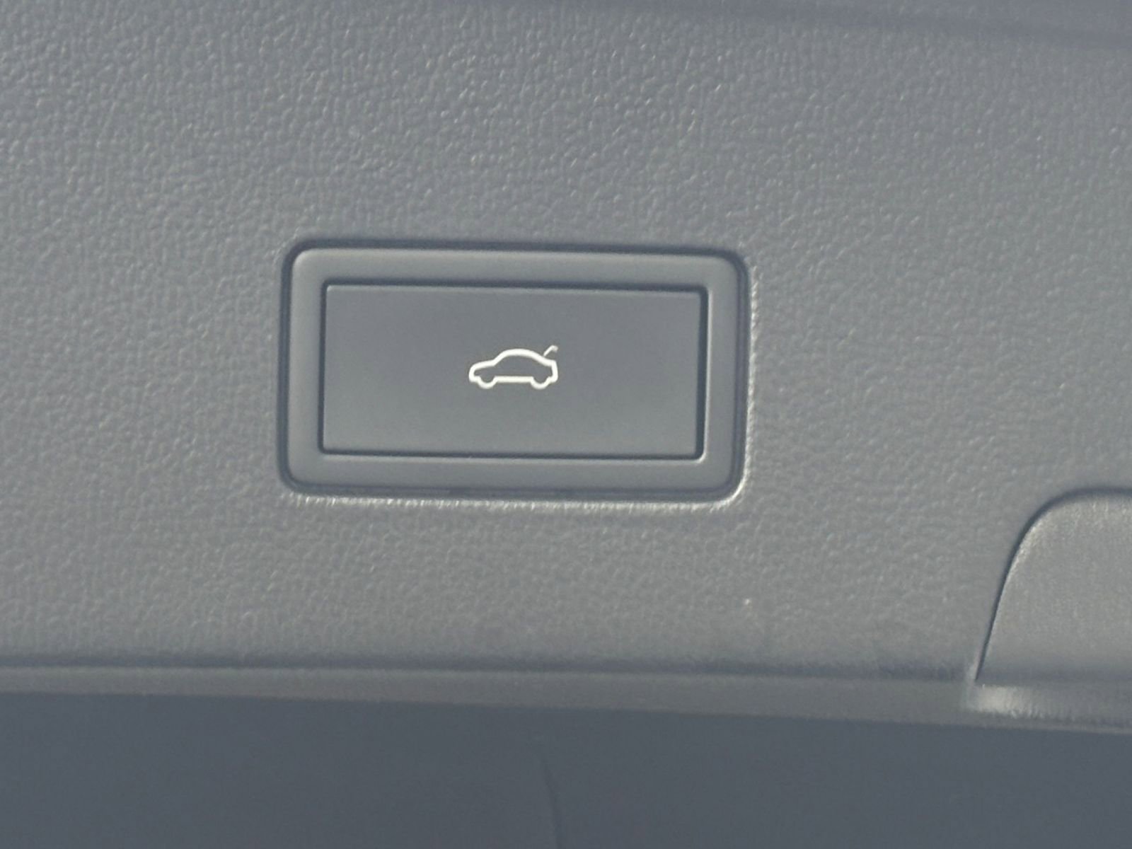 Used 2025 Volkswagen Atlas Cross Sport SE FWD image 23