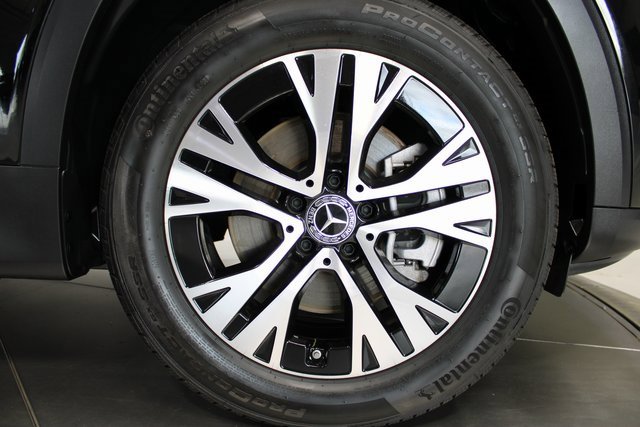 Used 2024 Mercedes-Benz GLB 250 4MATIC w/ Exclusive Package image 37