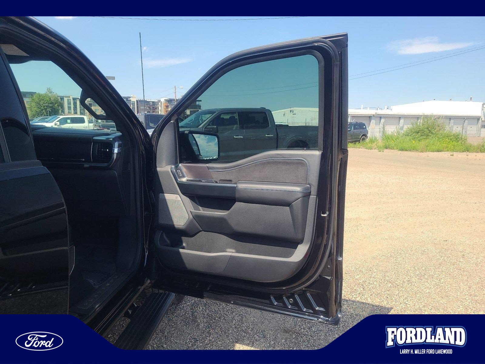 Used 2025 Ford F150 Platinum w/ FX4 Off-Road Package AWD/4WD image 16