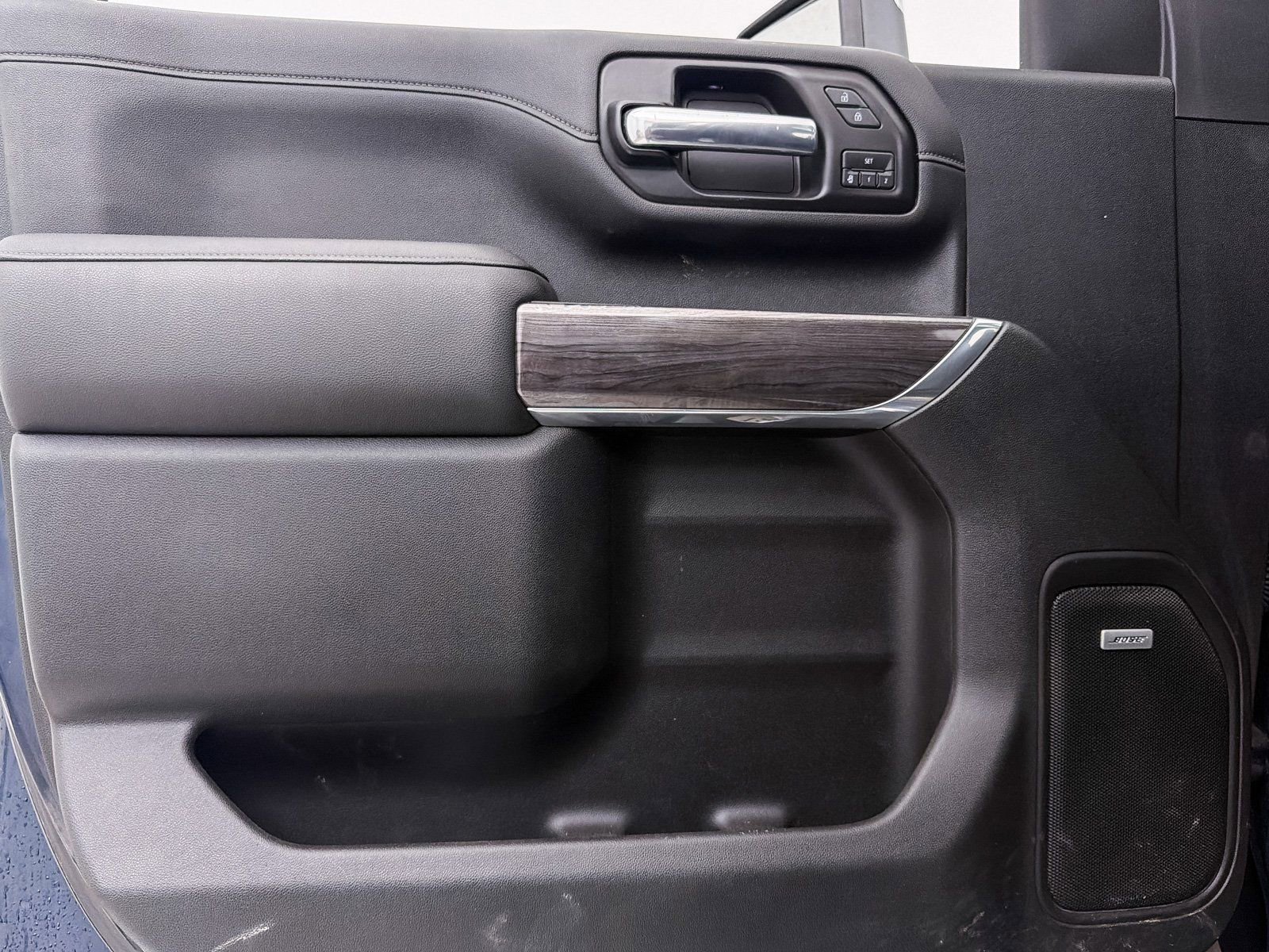 Used 2020 Chevrolet Silverado 2500 LTZ w/ LTZ Premium Package image 17