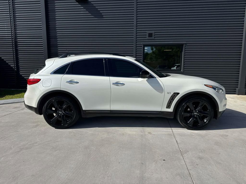 Used 2017 INFINITI QX70 2WD w/ Premium Package image 10