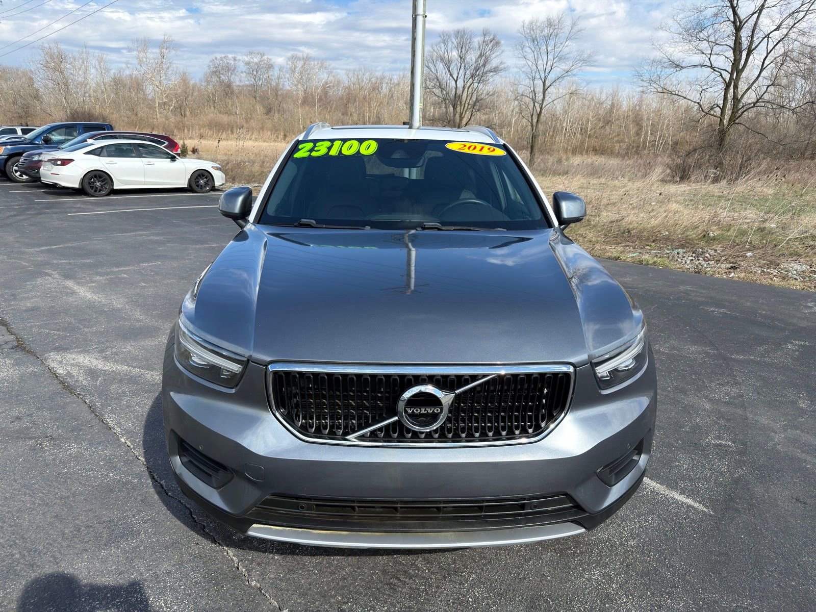 Used 2019 Volvo XC40 T4 Momentum image 10