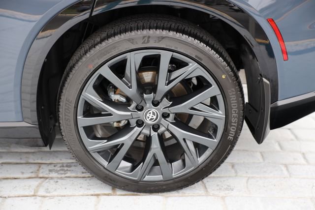 Used 2025 Toyota Crown Signia w/ Advanced Technology Package AWD/4WD image 44