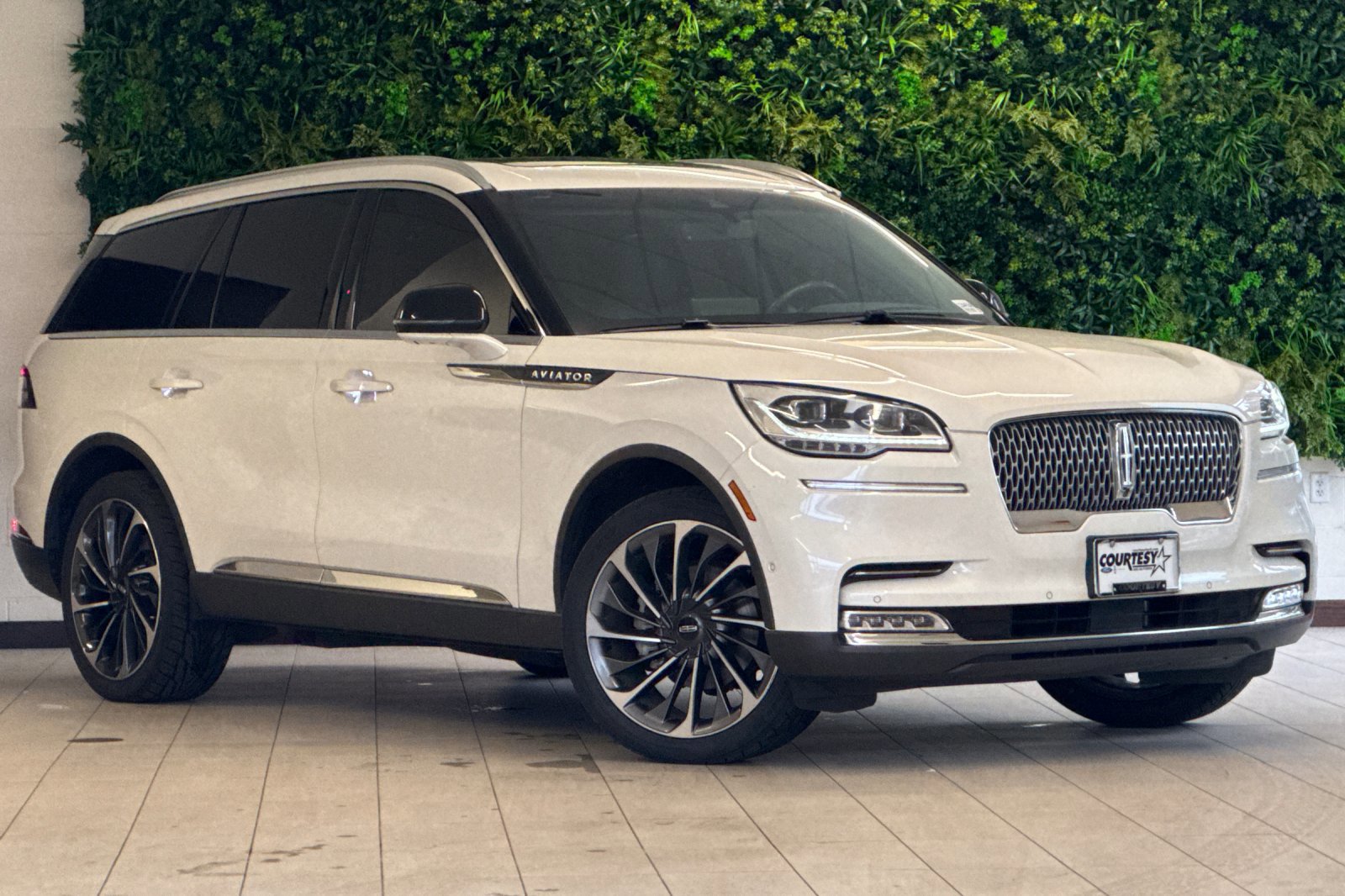 Used 2020 Lincoln Aviator Reserve w/ Equipment Group 202A image 1