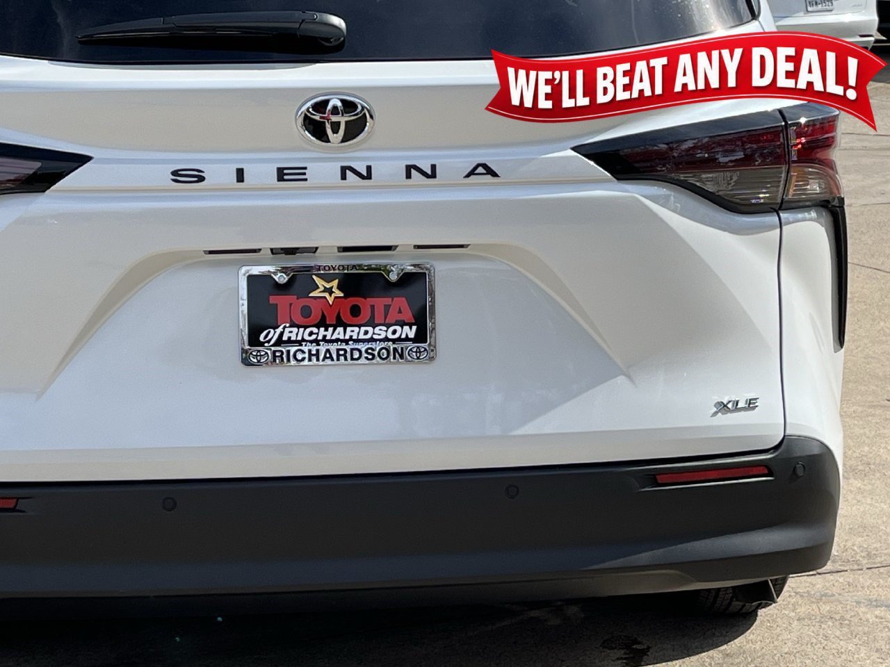 New 2026 Toyota Sienna XLE FWD image 6