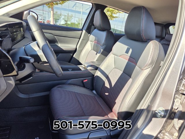Used 2025 Nissan Kicks SR FWD image 8
