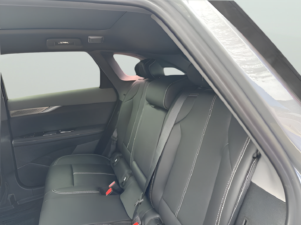 Used 2026 Cadillac Optiq Sport 1 w/ LPO, Floor Liner Package AWD/4WD image 19