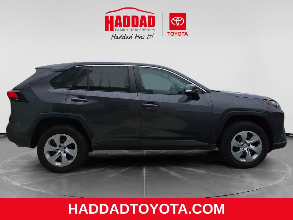 Used 2023 Toyota RAV4 LE AWD/4WD image 7